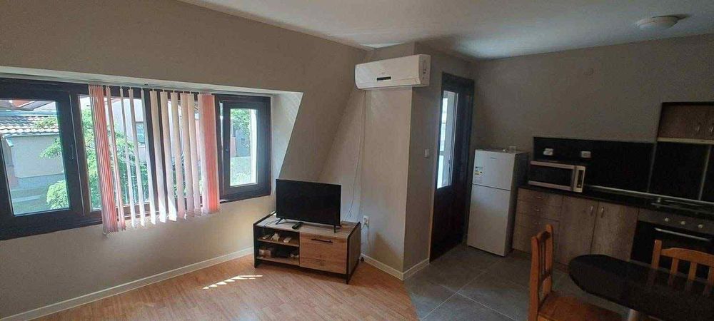 Дава се под наем Двустаен апартамент в Пловдив, Младежки Хълм - 60 кв.м за 375 € - Снимка #2