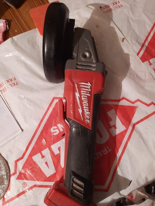 Milwaukee fle polizor rapidstop