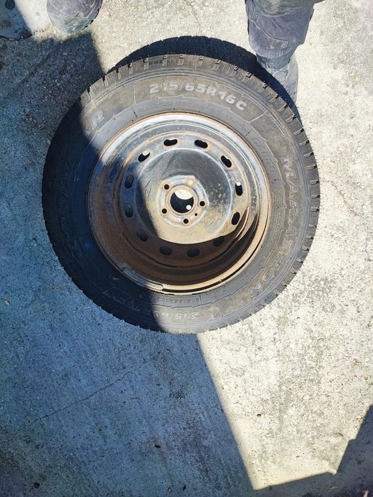 Vînd roata rezerva renault trafic 3 2017