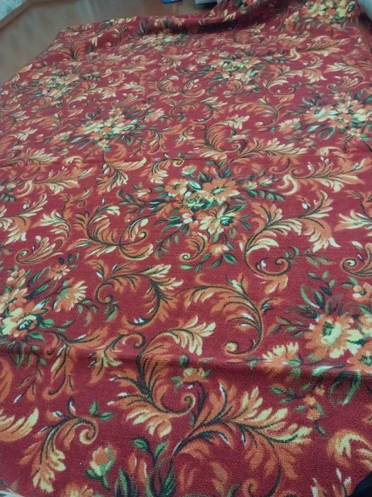 Продам 2 ковра одинаковых