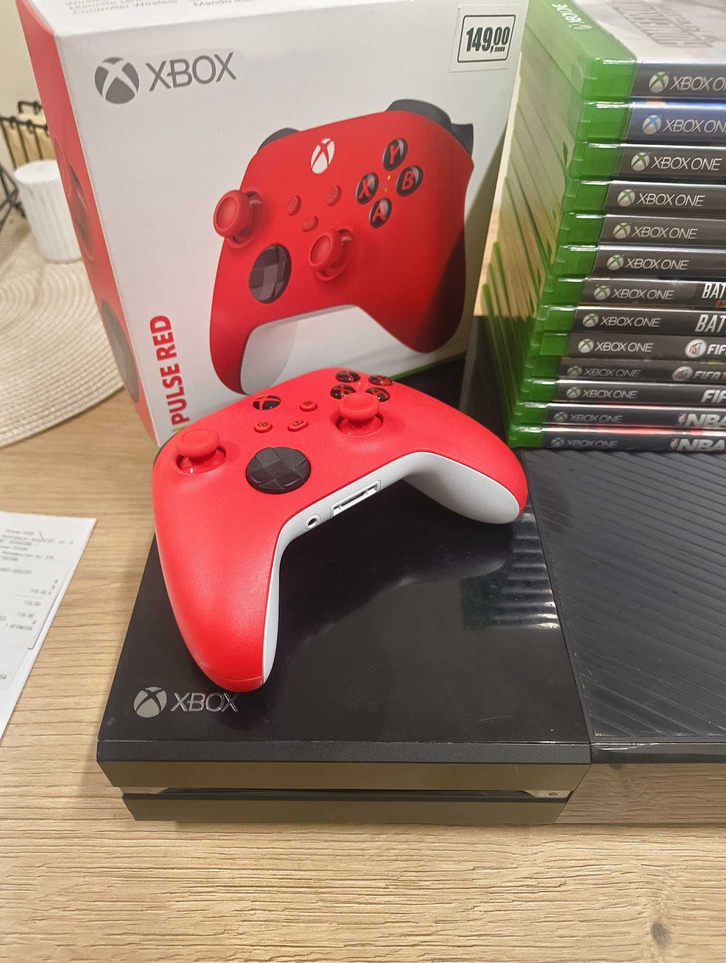 /Конзола/ Xbox One 500GB + контролер + 13 игри