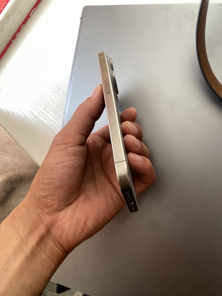 Продам Айфон( Iphone) 15 pro 1 tb в хорошем состоянии