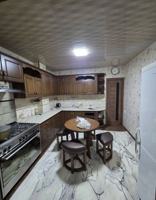 Срочно Продаётся Яккасарай Башлык-Кушбеги с мебелью техникой !