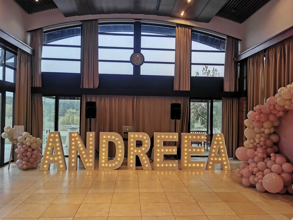 Litere volumetrice voluminoase luminoase de inchiriat