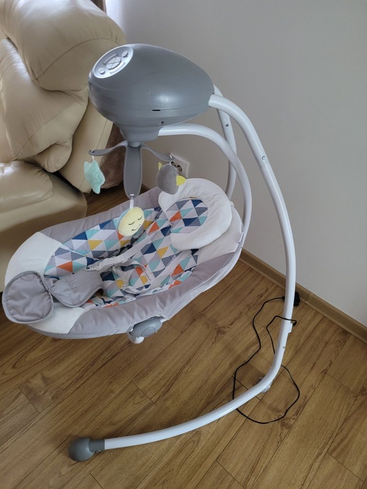 Balansoar Pentru Bebelusi cu conectare la priza si telecomanda NOVOKID