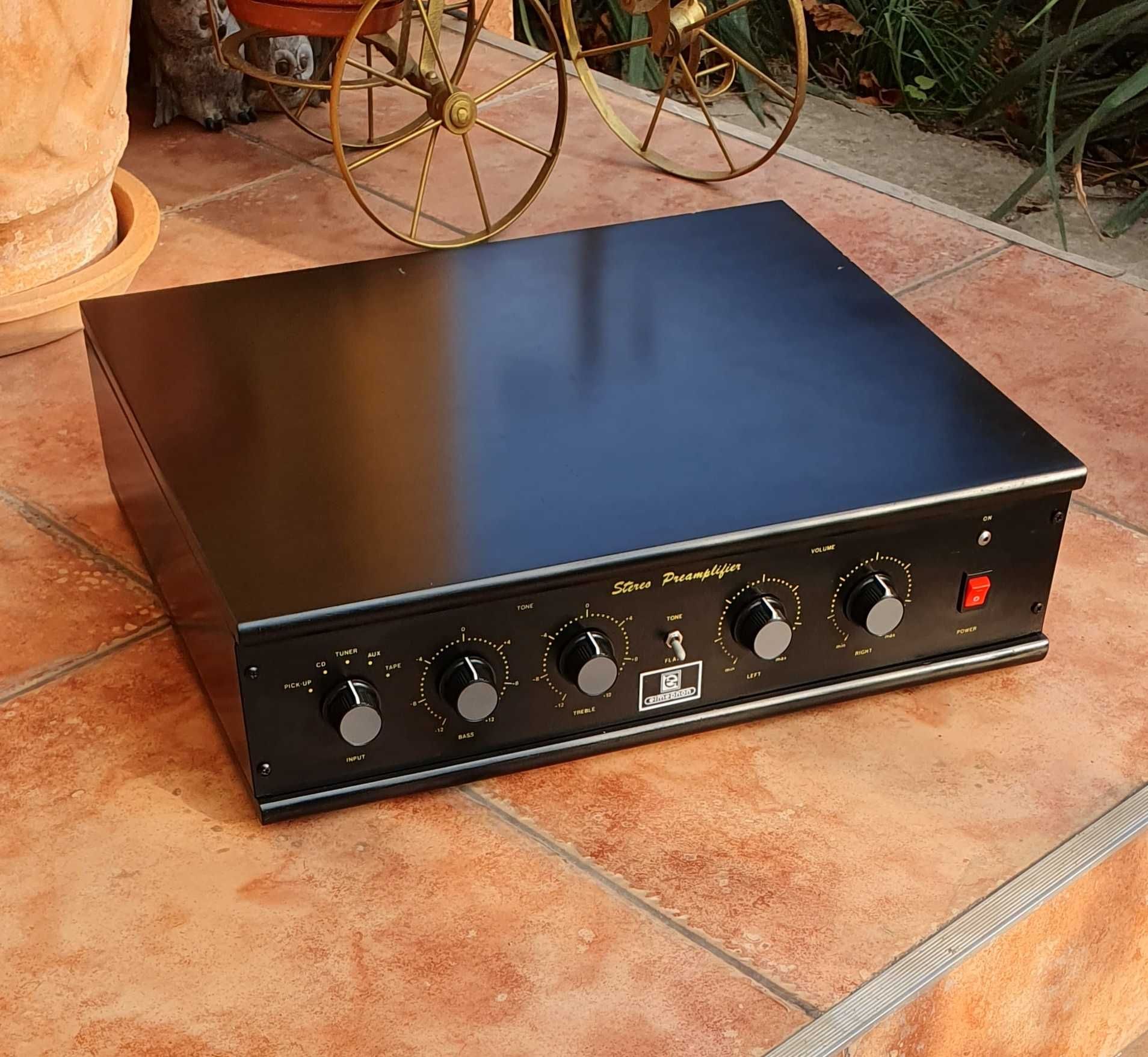 Preamplificator High End pe lampi/tuburi