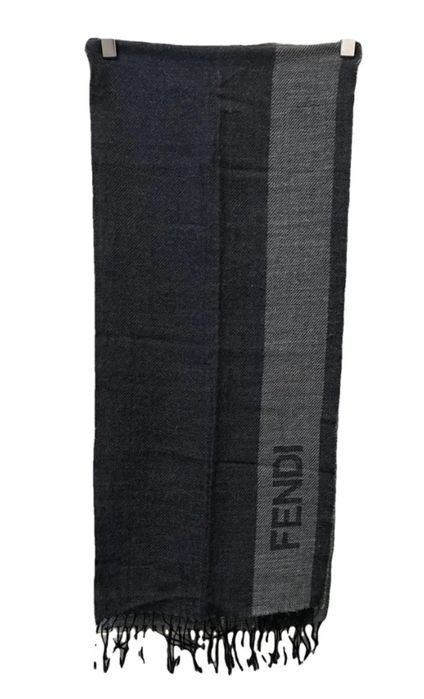 Esarfa Fendi 100% lână