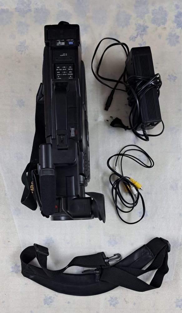 Видеокамера Panasonic M3500