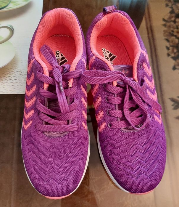 Кроссовки новые 41 (маломерки)