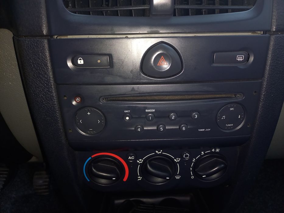 Reno Clio       .