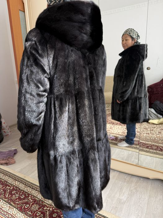Продам норковую шубу