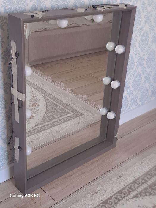 Продам зеркало новый