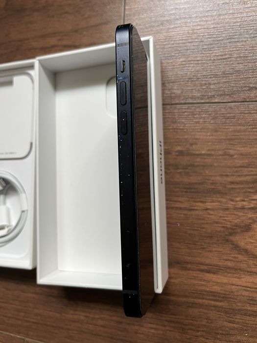 Iphone 12 64 GB 80% baterie