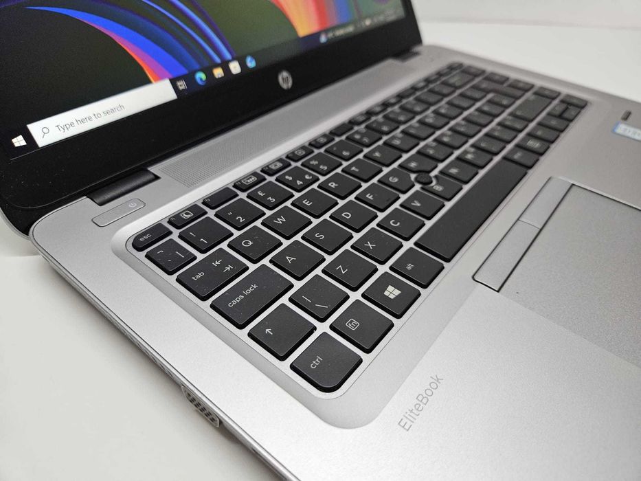 HP EliteBook i7-6500U / 8GB DDR4  SSD 256 + HDD 500 GB