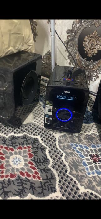 Muzikalni sentr LG sensrli