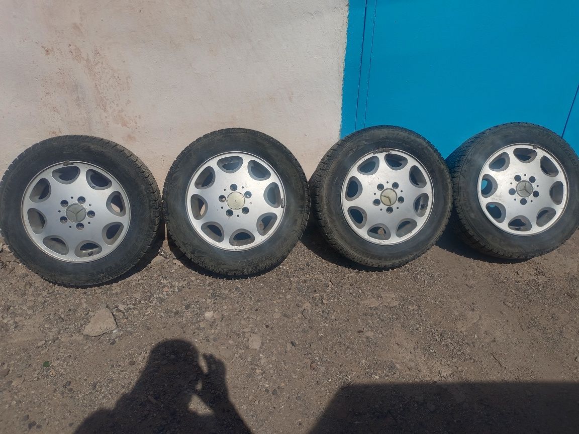 Диск с шинами на R 15