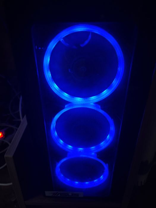 Vând calculator gaming