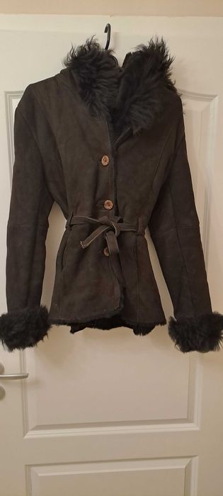 Cojoc blana marimea 36 culoare maro inchis