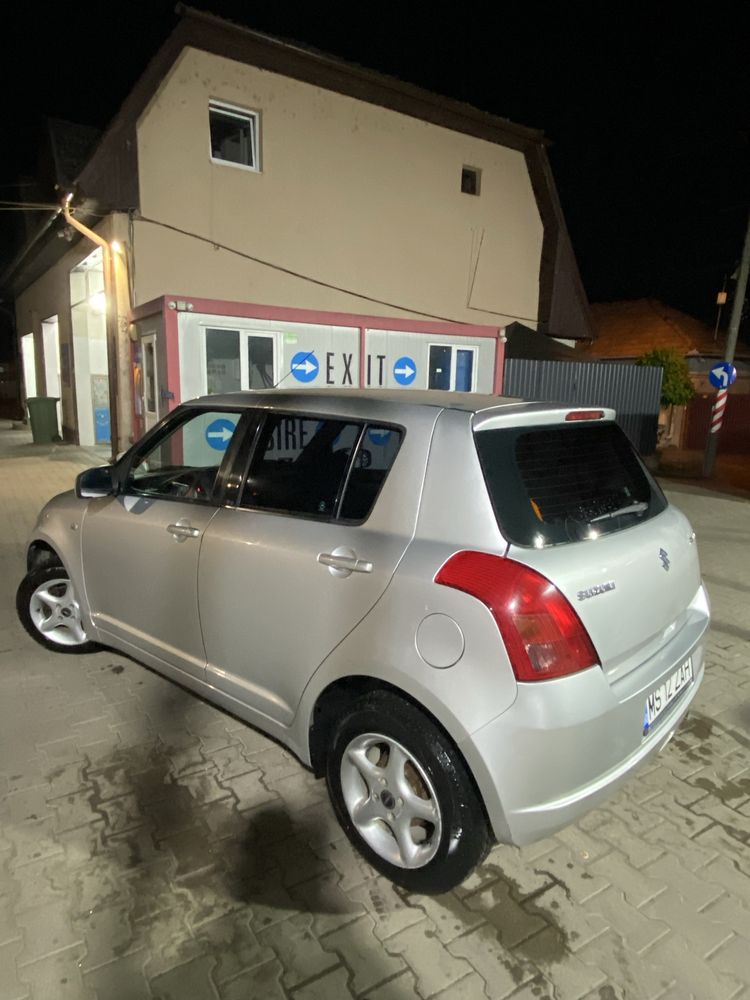 Vând Suzuki Swift