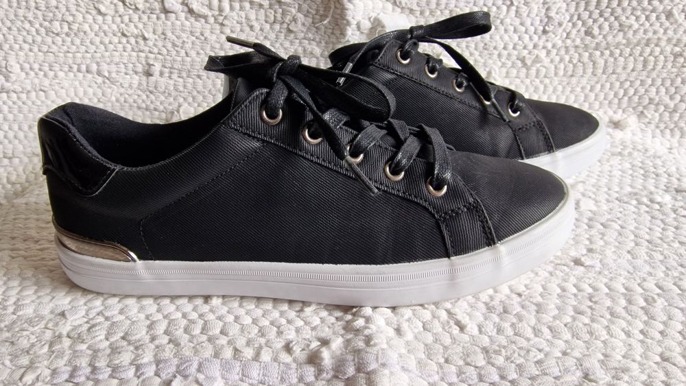 Sneakers Graceland