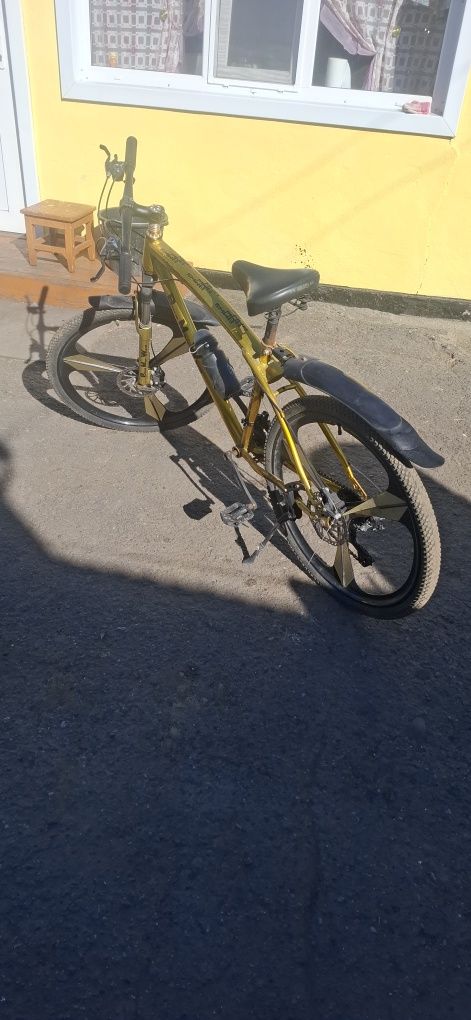 Велосипед портивный  в хорошем состоянии.