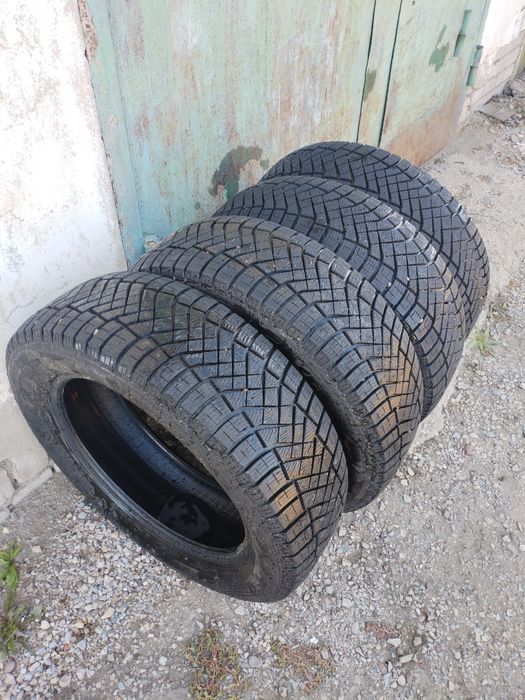 Pirelli ice zero в отлично состоянии