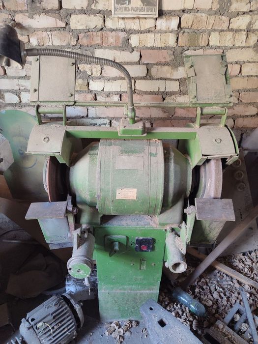 Fuganka, reysmus va boshqa stanoklar sotiladi