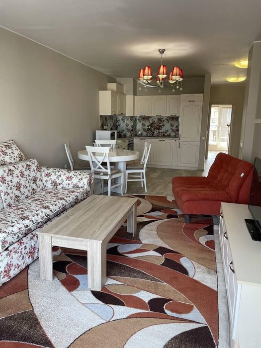 Дава се под наем Тристаен апартамент в Бургас, Зорница - 120 кв.м за 867 € - Снимка #1