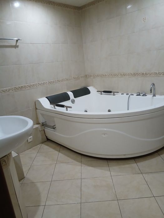 Отдам джакузи. Самовывоз