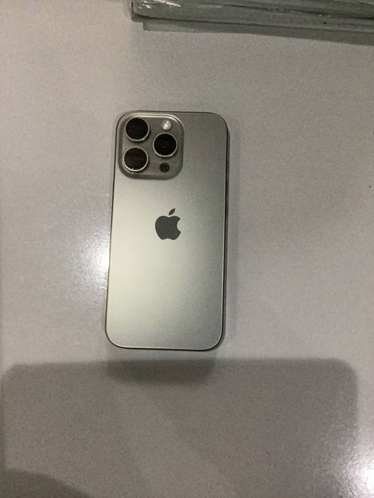 iPhone 16 pro 128 ГБ с сим картой