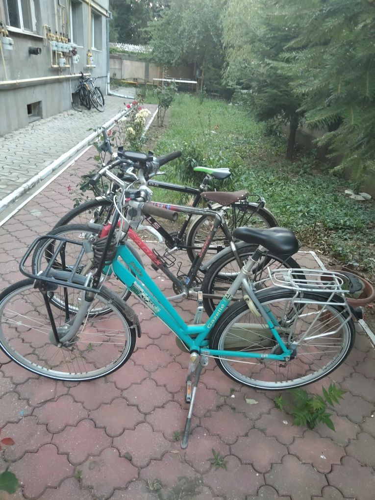 Vind trei biciclete stare f buna preț 350 lei