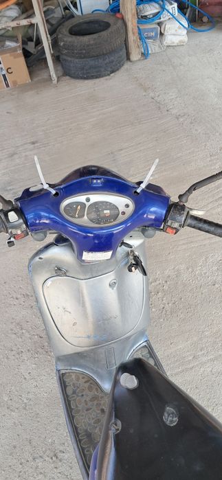 De vânzare scuter aprilia scarabeo 2t