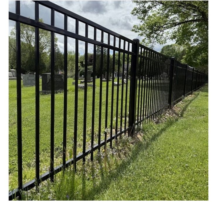 Огради изграждане