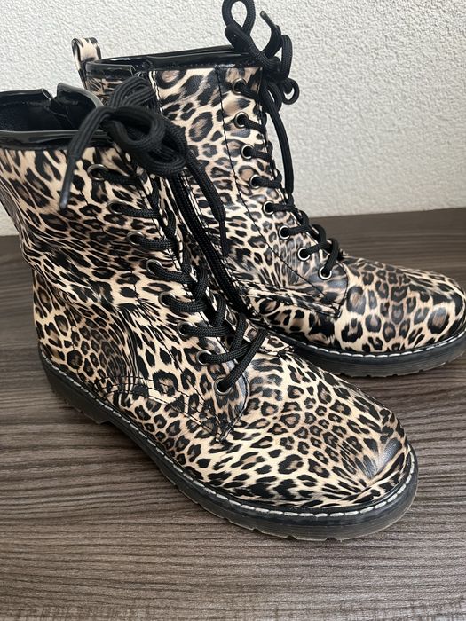 Боти 37 н . Като нови.