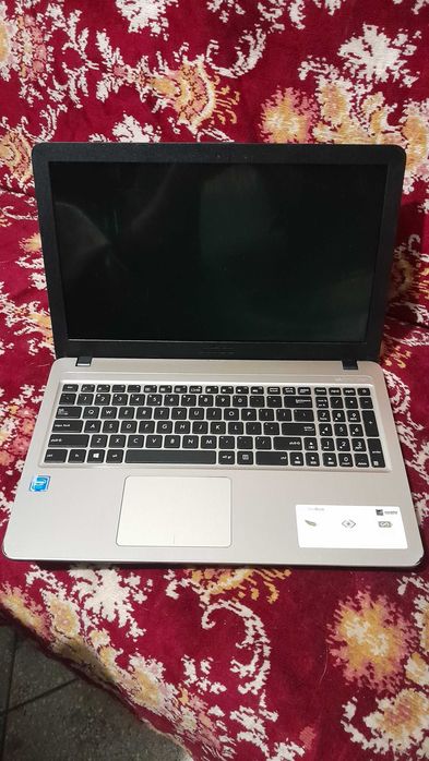Vand laptop asus Model X450 M