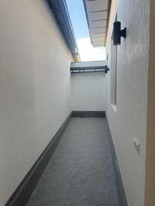 продаю свой одноэтажный новый дом на 2,5 сотках, не далеко от Учкахрам