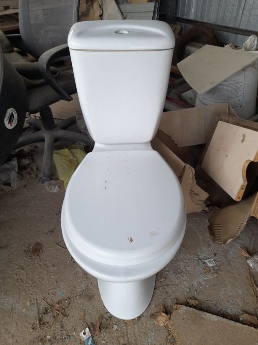 Продам унитаз в рабочем состоянии