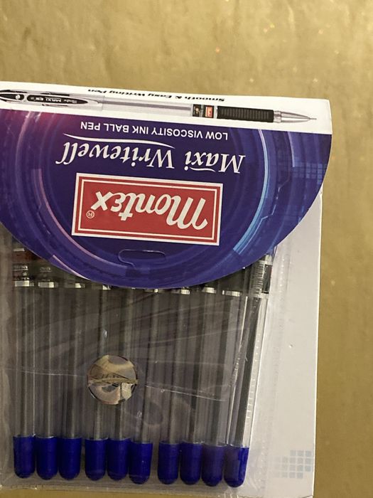 Продам упаковку ручек..