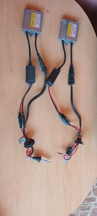 Vând  chit xenon în stare foarte bună!