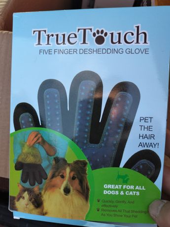 Перчатки для вычесывание шерсти домашних животных