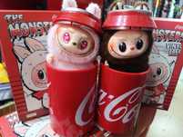 Coca cola labubu oyinchoq