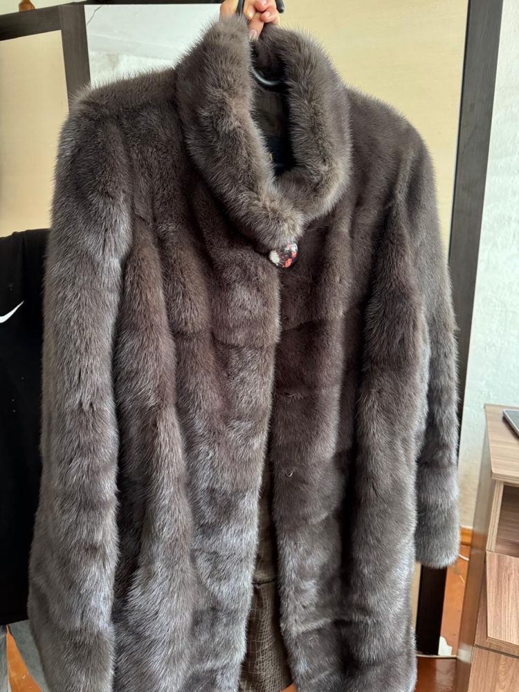 Продам норковую шубу