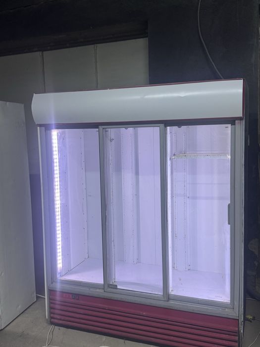 Витренныи холодилник