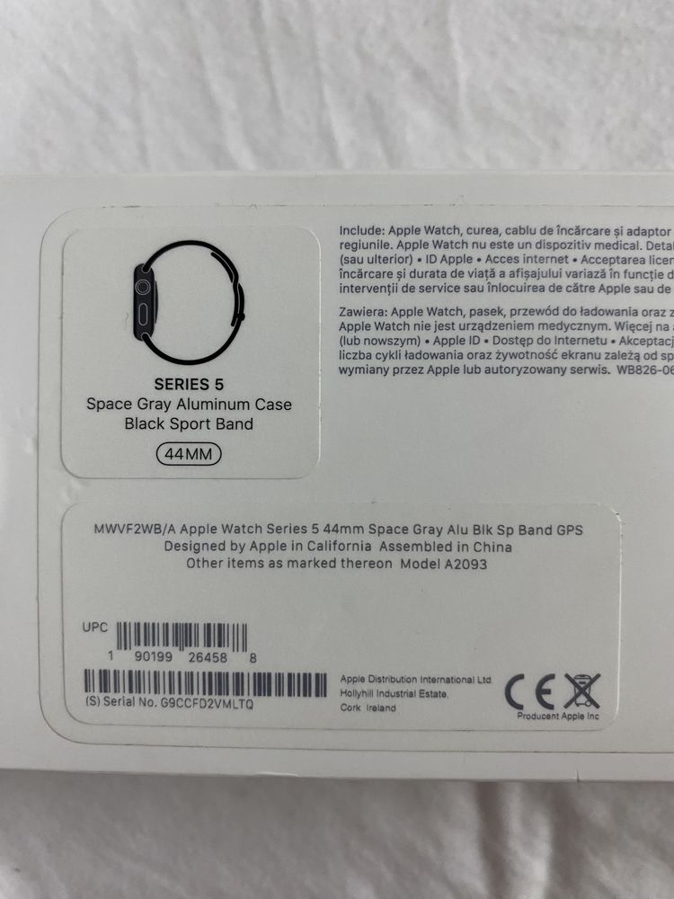 Apple watch series 5 GPS 44mm Full box!