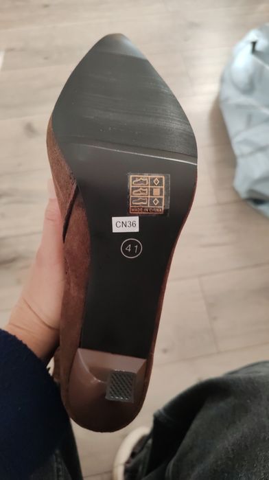 Дамски боти, модел на Zara