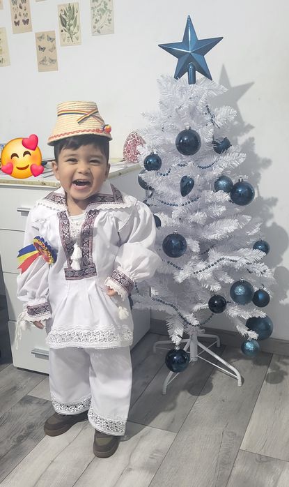 Costum popular traditional 3-4ani 300lei