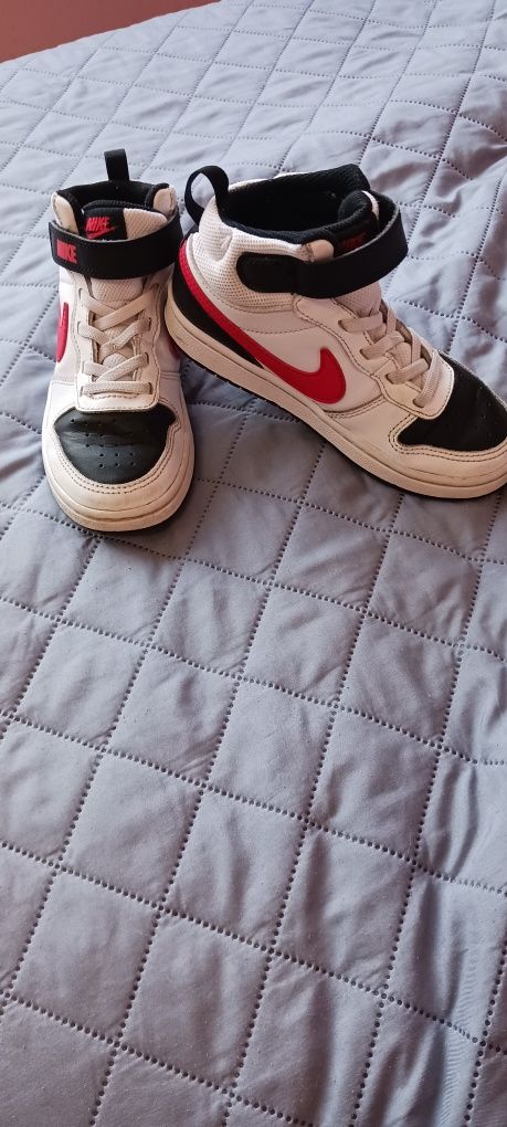 Маратонки Nike!!!