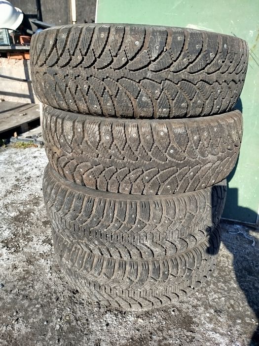 Шины зимние,шипованные R 14