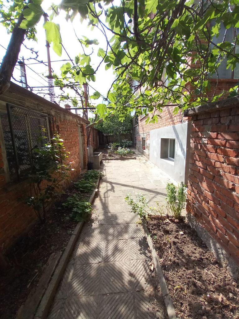 Продава се Къща в Сливен, Център - 110 кв.м за 1637 €/кв.м - Снимка #2