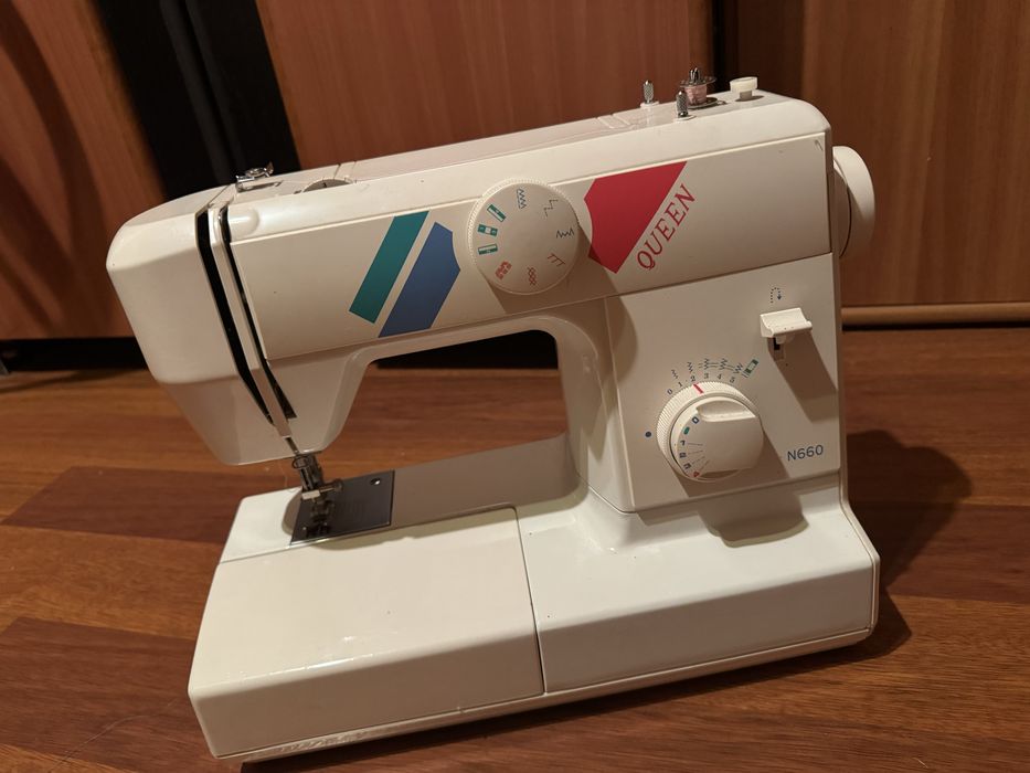 Masina de cusut queen n660